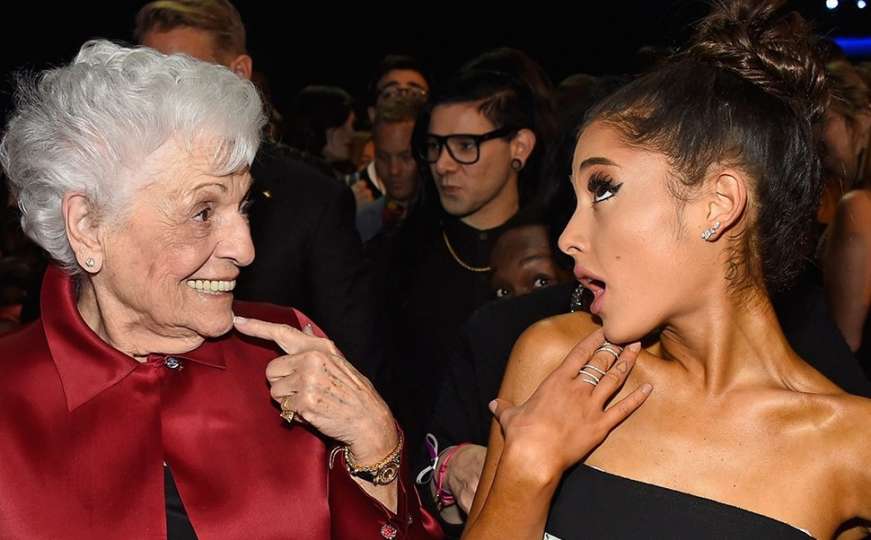 Ariana Grande počastila svoju baku tetovažom