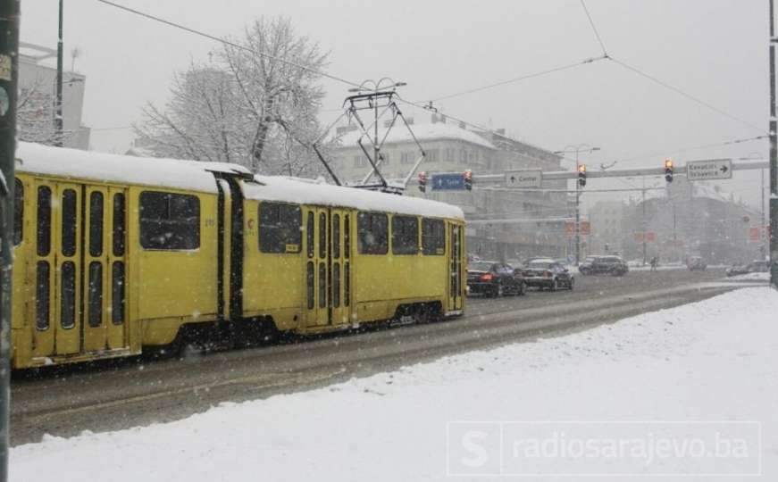 Dobro jutro, Sarajevo: Ne rade tramvaji, građani se žale na stanje na cestama...