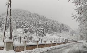 Prevrnulo se vozilo kod Jablanice: Saobraćaj se odvija otežano