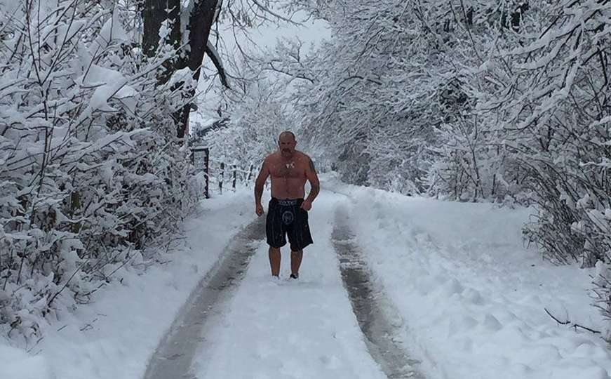 Lav iz BiH: Mićo trčao pet kilometara bez odjeće na snijegu, a onda...