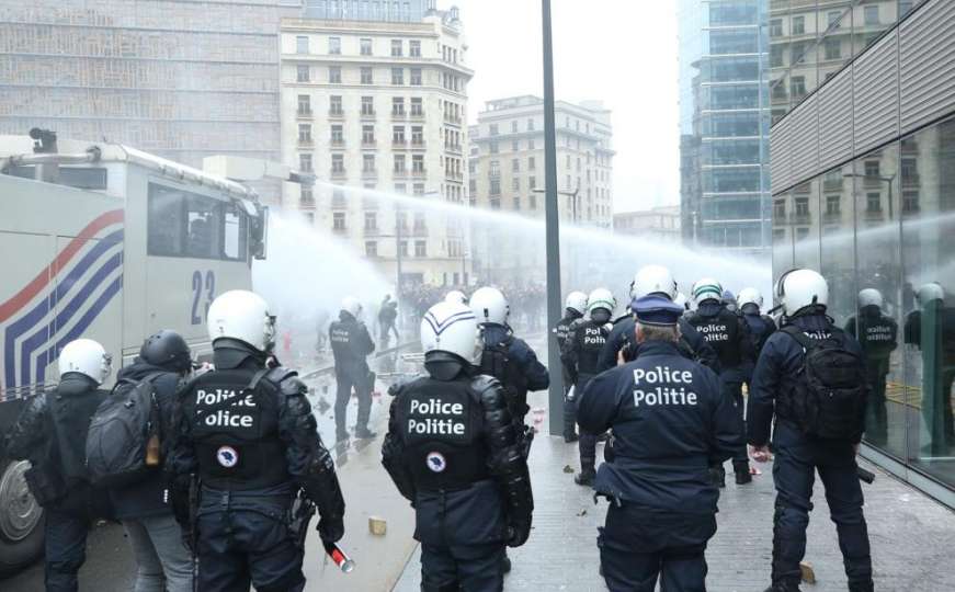 Brisel: Hiljade radikalnih demonstranata protiv policije