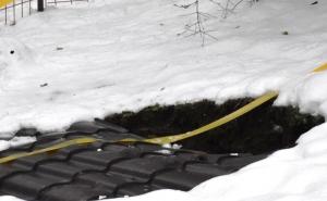 Ograđen prostor oko pukotine u Velikom parku