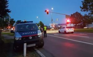 Čak i policija odustala od potjere: Bosanac bez vozačke dozvole jurio 200 km/h
