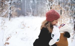 Stručnjaci za roditeljstvo: Kako znati da li je vašoj bebi dovoljno toplo?
