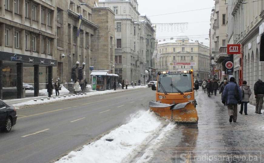 Snijeg u Kantonu Sarajevo čisti 40 vozila i 110 radnika