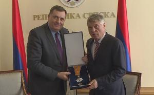 Dodik odlikovao Lazanskog: "Smatram se dijelom RS-a jer mi je majka iz Visokog"