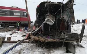 Stravični prizori: Objavljen video s mjesta udesa autobusa i voza