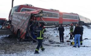 Policajci plaču dok izvlače tijela: Broj poginulih u Nišu porastao na pet