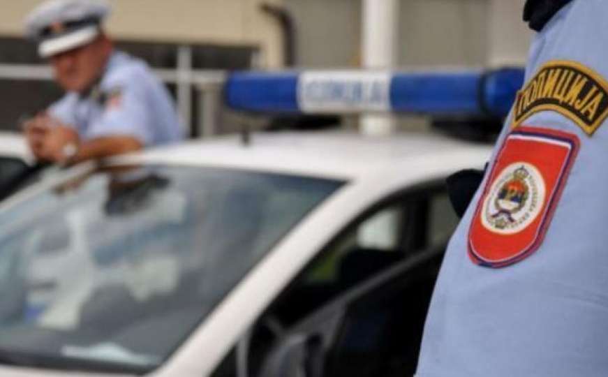 Zločin u Milićima: Razbijao po stanu pa bacio majku s balkona