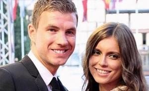 Amra i Edin Džeko prelijepom fotografijom čestitali Božić