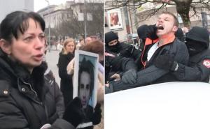 Suze majke i nasilje MUP-a RS: Dva najdramatičnija videa koja su obišla svijet