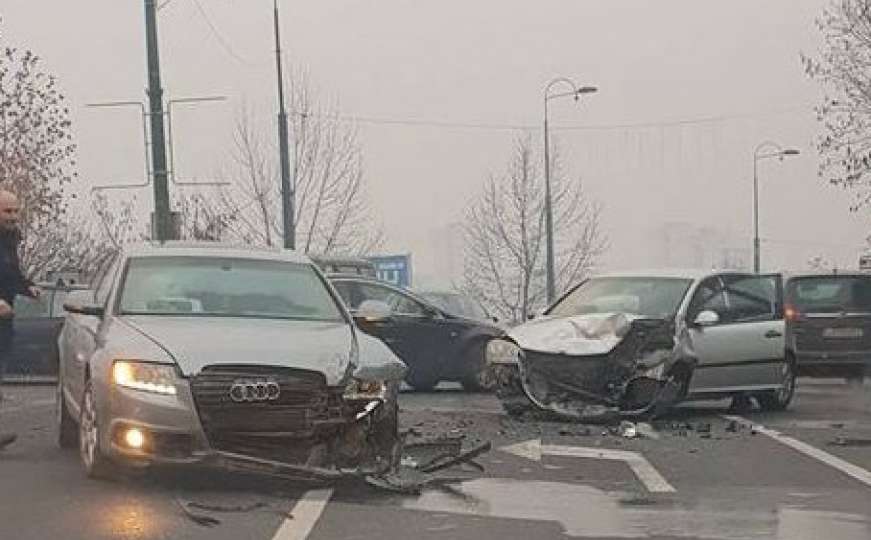 Zbog saobraćajne nesreće u Alipašinoj ulici velike gužve u centru Sarajeva 