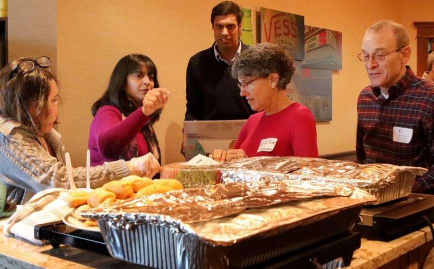 Muslimani i Jevreji povodom Božića pripremaju kolače za komšije kršćane