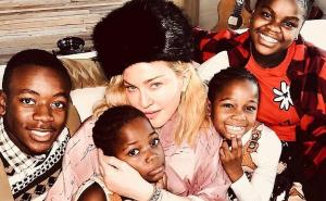 Madonna podijelila dirljivu sliku sa svojom djecom za Božić