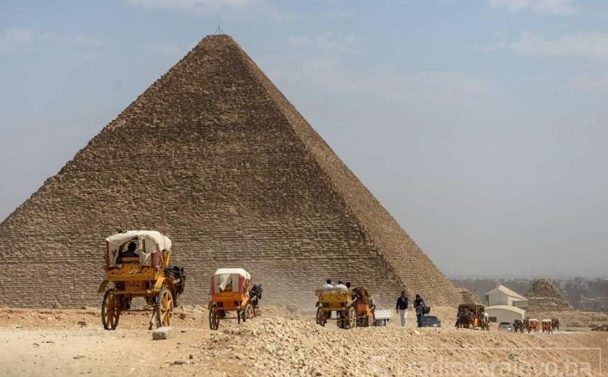 Egipat: Dvije osobe poginule, a 12 ranjeno u napadu kod piramida