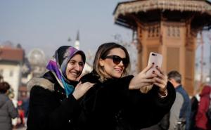 Gosti iz cijelog svijeta: Inostrani turisti oduševljeni atmosferom u Sarajevu