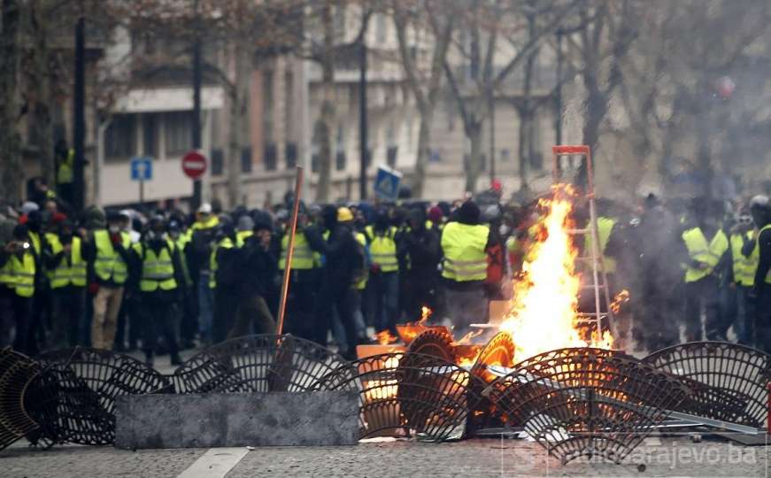 "Žuti prsluci" planiraju proteste za Novu godinu u Parizu