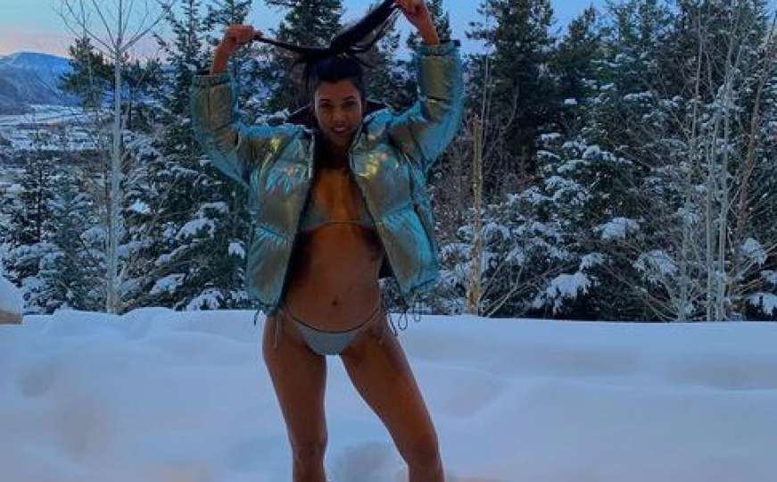 Golišava Kourtney na snijegu: Pokazala je svoje nove tangice