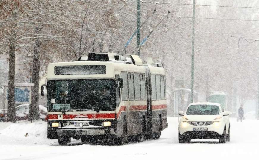 Da li su nadležne službe zakazale: Pogledajte saobraćajni haos u Sarajevu