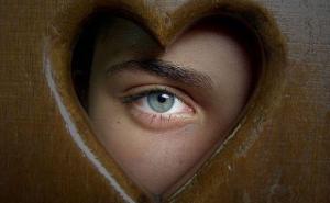 Boja očiju kod muškarca otrkiva: Da li je nježan, pouzdan, spontan...