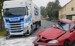 Sudarila se dva teretna i dva putnička vozila, prekid saobraćaja traje tri sata