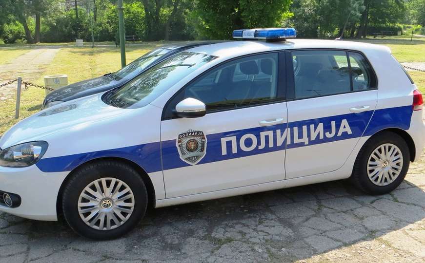 Poginule dvije, a povrijeđene tri osobe u saobraćajnoj nesreći u Srbiji