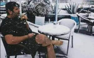 Balkanac izazvao pometnju na Facebooku: Slikao se bos na snijegu i poslao poruku