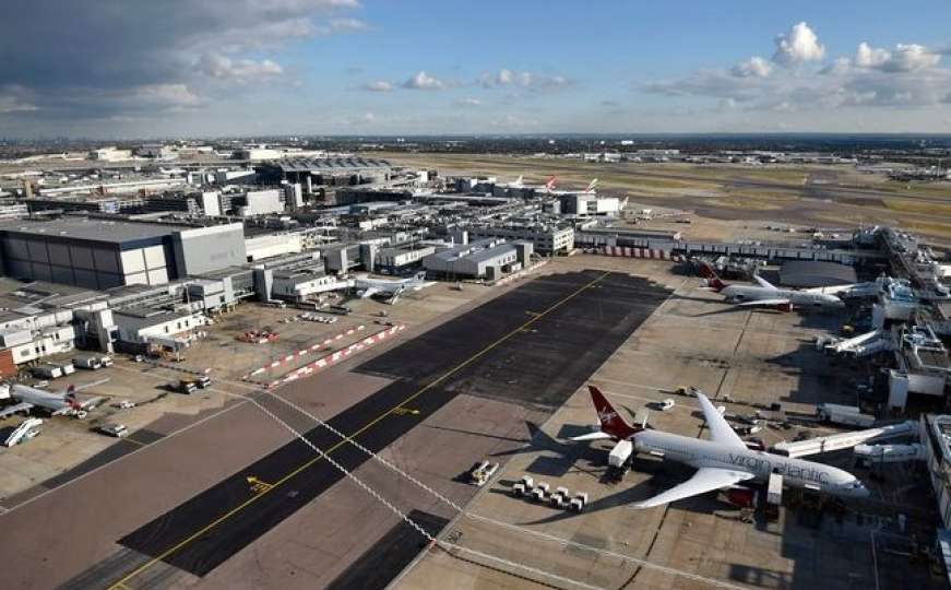 Zatvoren Heathrow: Avioni kruže oko najvećeg londonskog aerodroma 