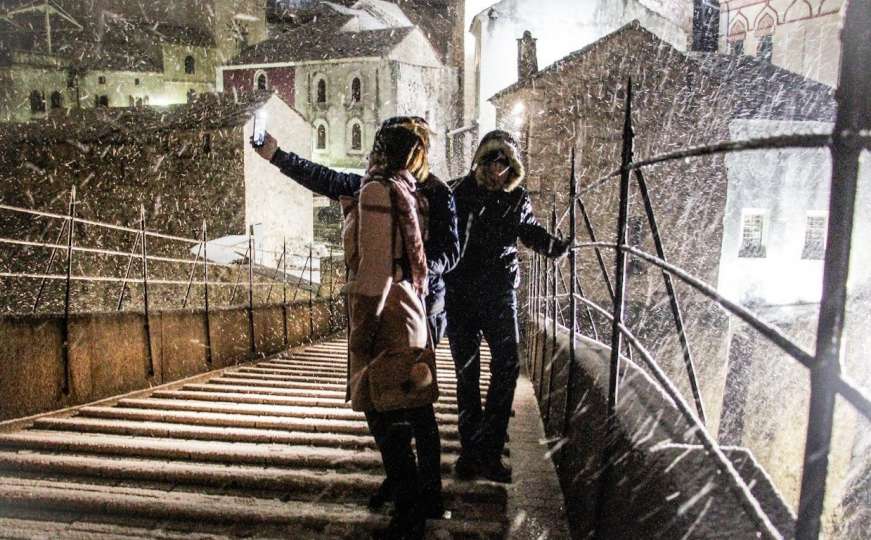 Nesvakidašnja pojava: Snijeg zabijelio i Mostar