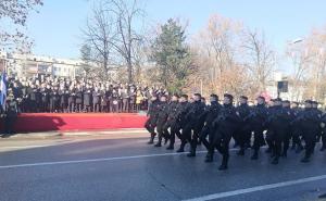 Završen defile: Dodikova tri prsta, sin Ratka Mladića, tzv. VRS 