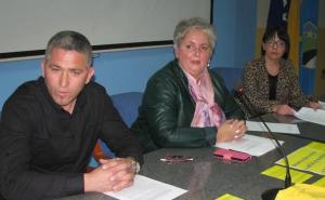 Bravo za inicijativu: Djecu liječiti iz budžeta, a političare plaćati SMS porukama