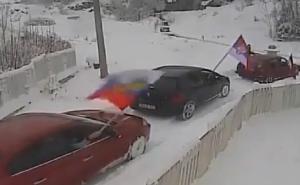 Snimak provokacija iz Fazlagića Kule: Trobojke, fašizam i uznemiravanje povratnika