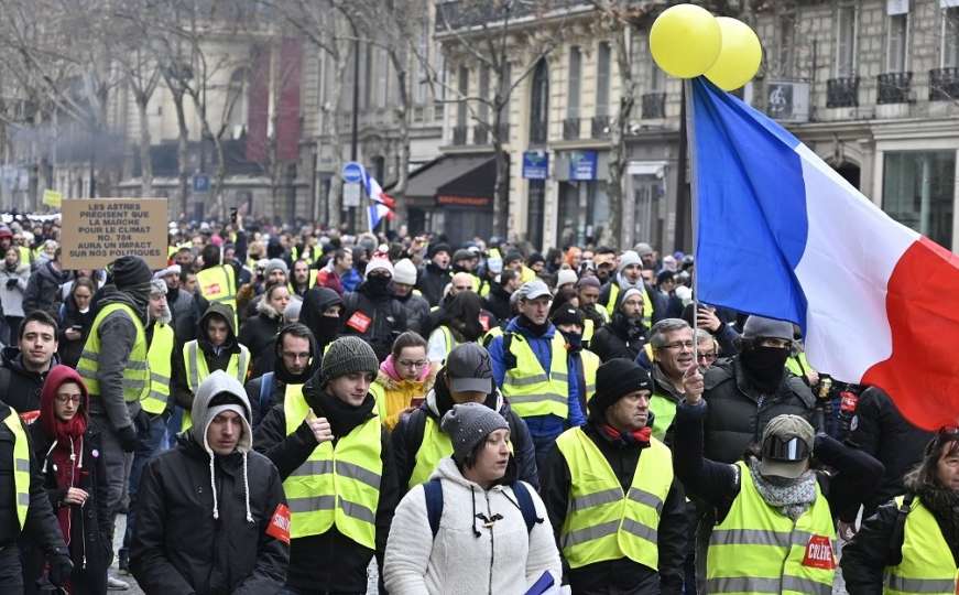 Pariz: Hiljade ljudi i danas na ulicama, 24 osobe uhapšene