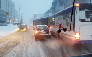 Autobus proklizao: Velike saobraćajne gužve na ulazu u Sarajevo