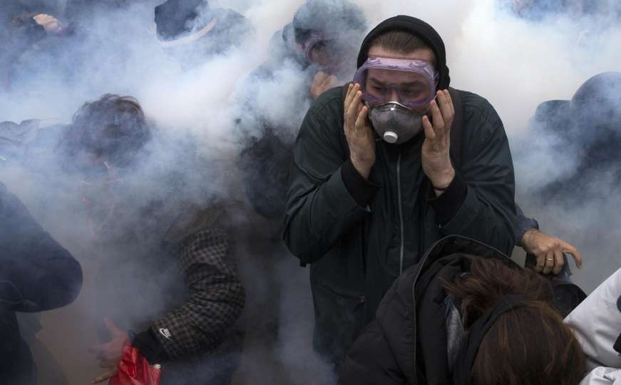 Protesti prosvjetnih radnika u Atini: Policija koristila suzavac
