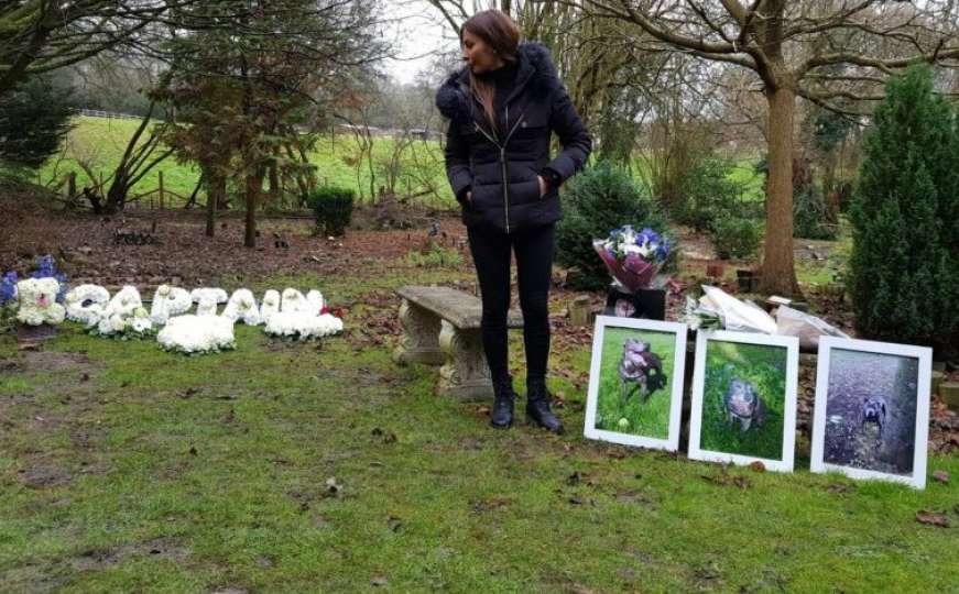 Potrošila 4.000 funti za sahranu psa