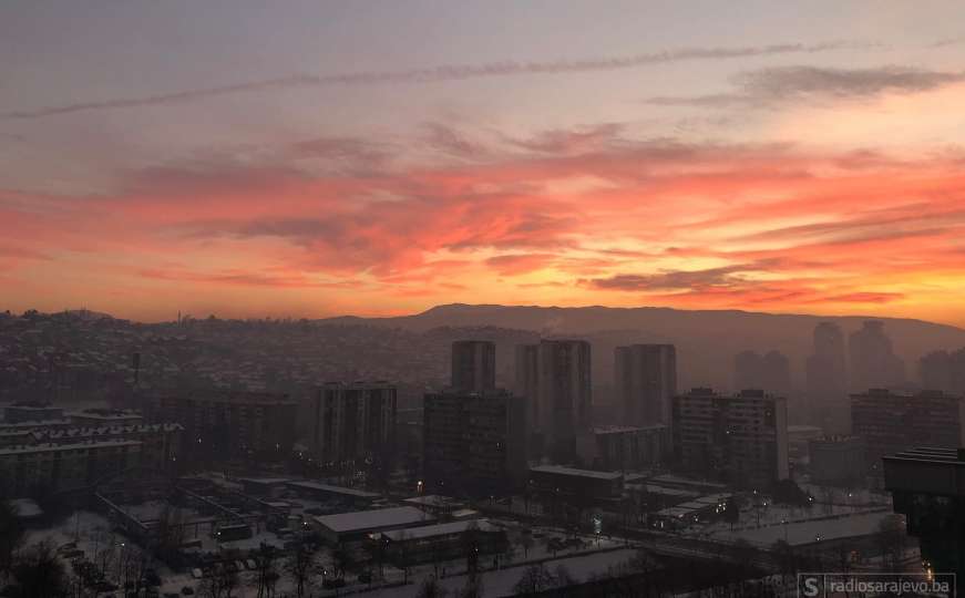 Boje ljubavi: Sunce kao kistom obojilo nebo iznad Sarajeva