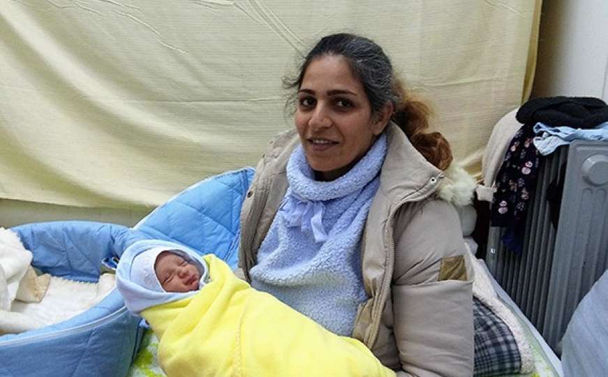 Nova beba donijela radost u izbjeglički centar Bira u Bihaću