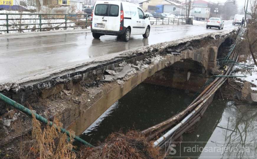 Sarajevo: Obustavljen saobraćaj preko mosta čiji se dio jutros srušio