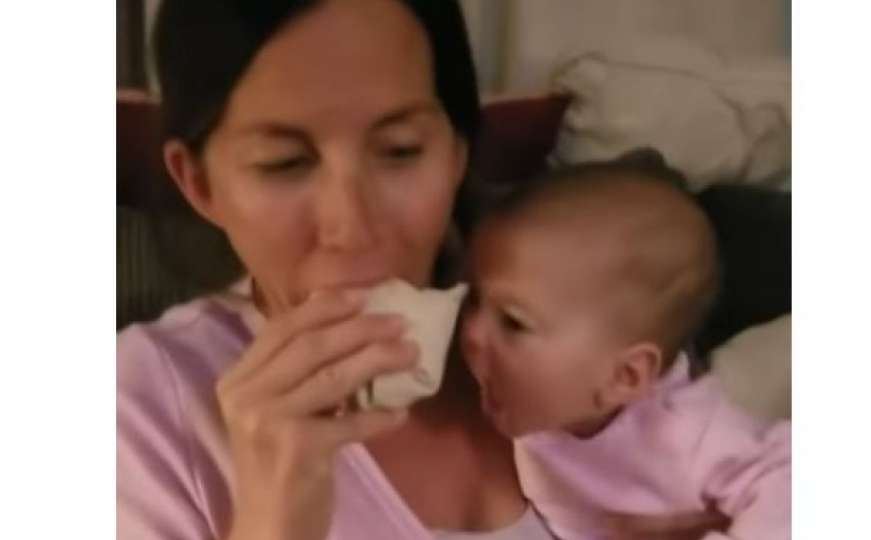 Snimak koji je zaludio internet: Bebu koja gleda sendvič pogledaćete bar pet puta