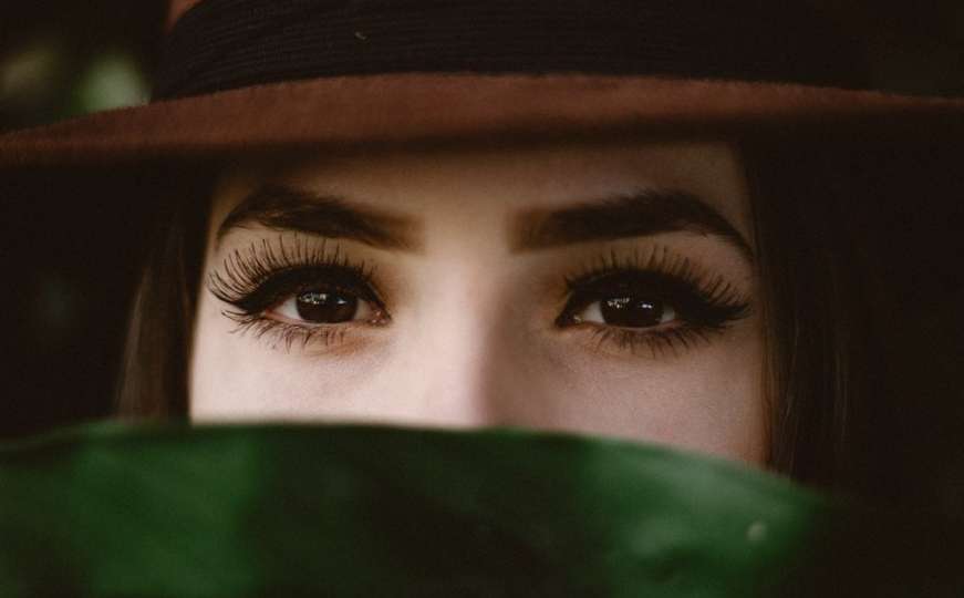 Ljudi koji imaju tamniju boju očiju podložniji zimskoj depresiji