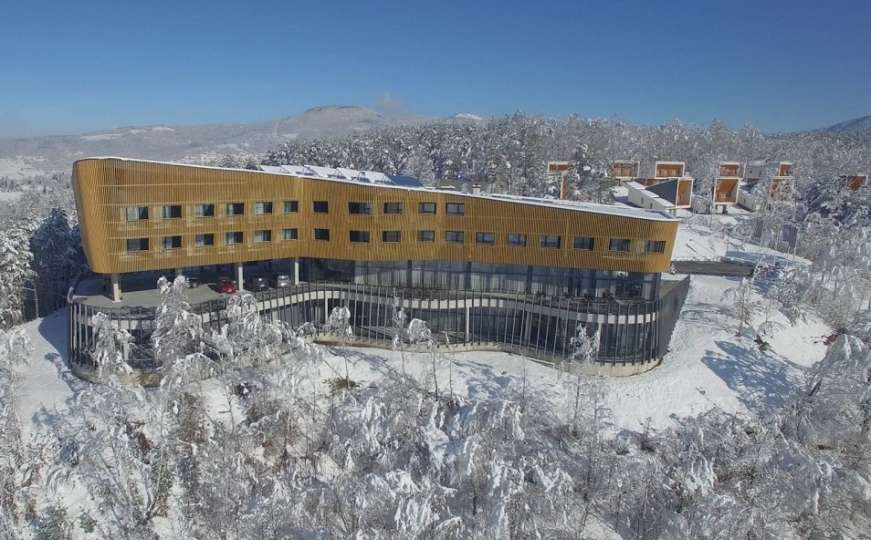 Ski lift i škola skijanja za djecu u Tarčin Forest Resortu