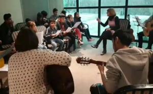 Bihaćki muzičari s djecom migrantima: Sounds of Migration