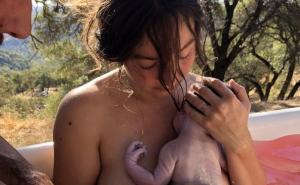 Mlada mama odlučila se poroditi sama, u prirodi - fotke raznježile svijet