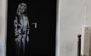 Slavni Banksyjev grafit ukraden u Parizu