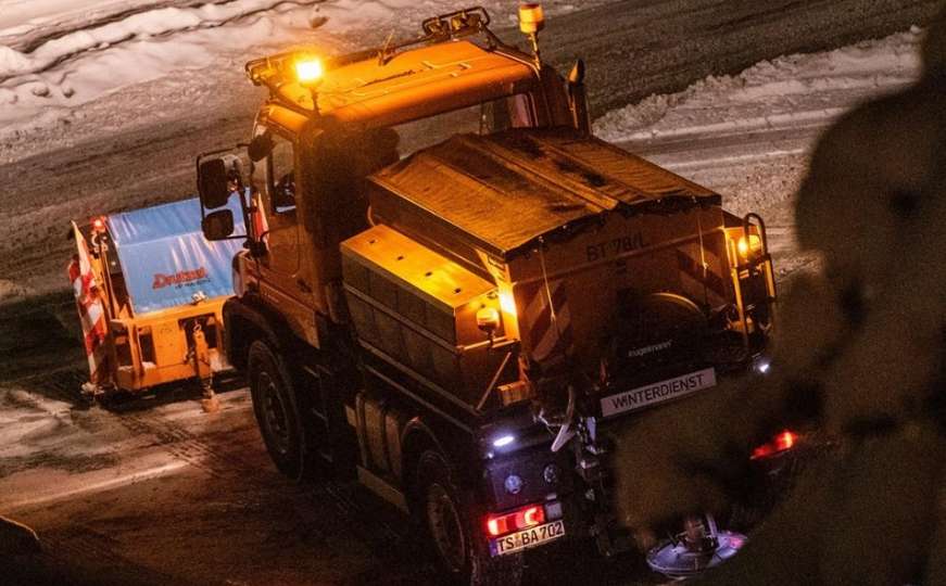 Nesreća na njemačkom autoputu: Bosanac se zabio u kamion za čišćenje snijega