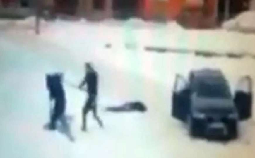 Policajac i njegov prijatelj u Srbiji letvom prebili dvojicu dječaka