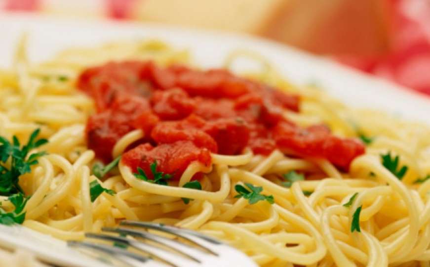 Mladić preminuo nakon što je pojeo tjesteninu u umaku staru pet dana