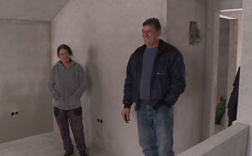 Ovo je BiH: Ocu i kćerki izgradili kuću za samo mjesec dana