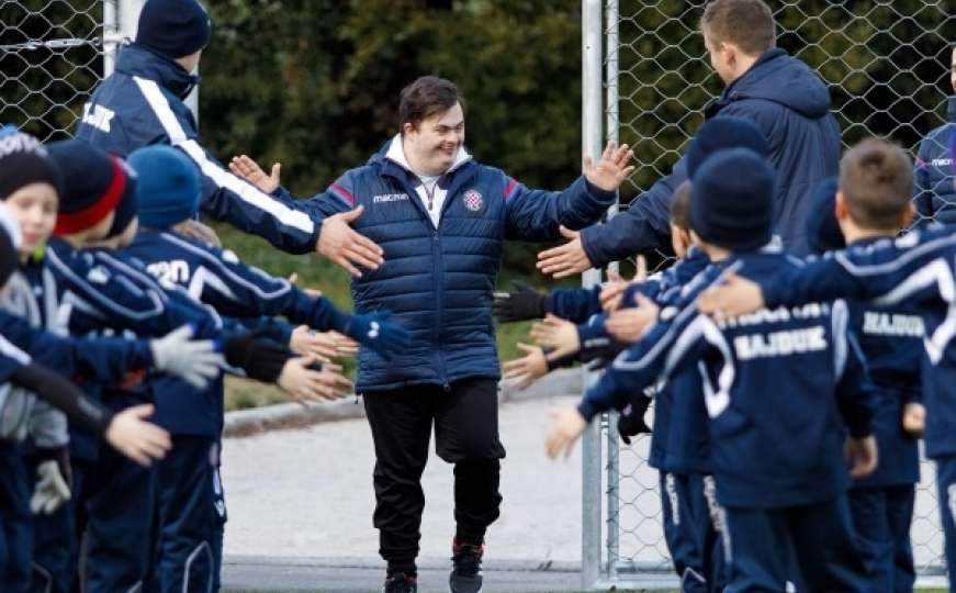 Lijep potez Hajduka: Uposlili dječaka sa Downovim sindromom